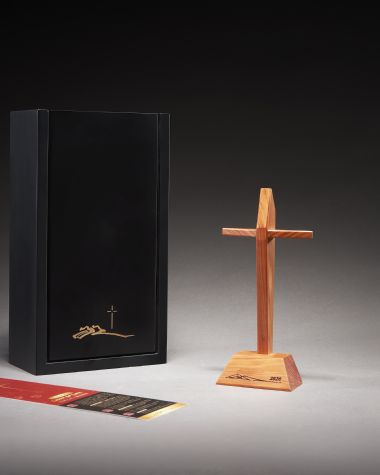 桌上型十字架 (中小款)- 香柏木